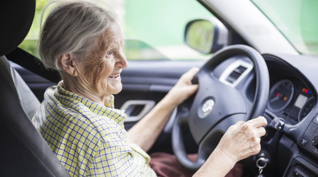 Candida Uderzo: Η αιωνόβια οδηγός που ανανέωσε για δύο χρόνια το δίπλωμα της