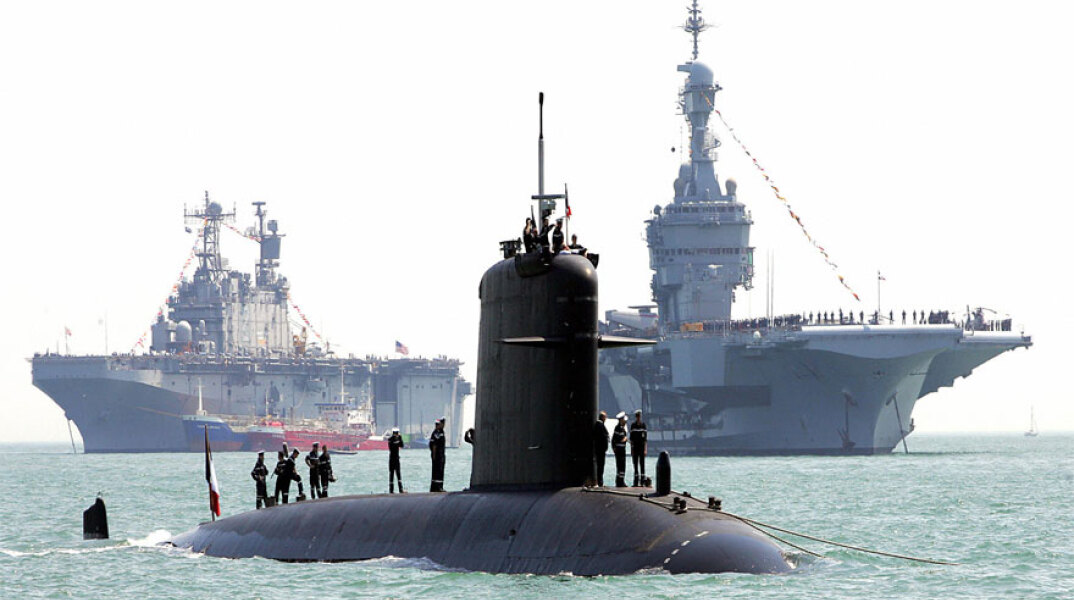 Γαλλικό υποβρύχιο σε ναυτική άσκηση