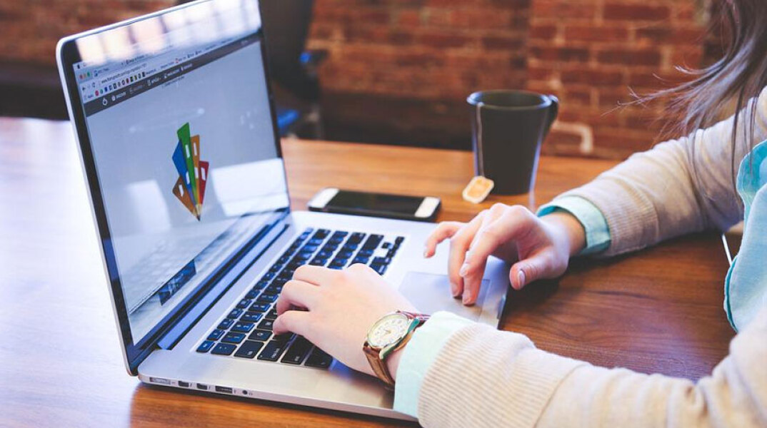 Αυξάνεται η επιδότηση στο πρόγραμμα για το «πρώτο ένσημο»