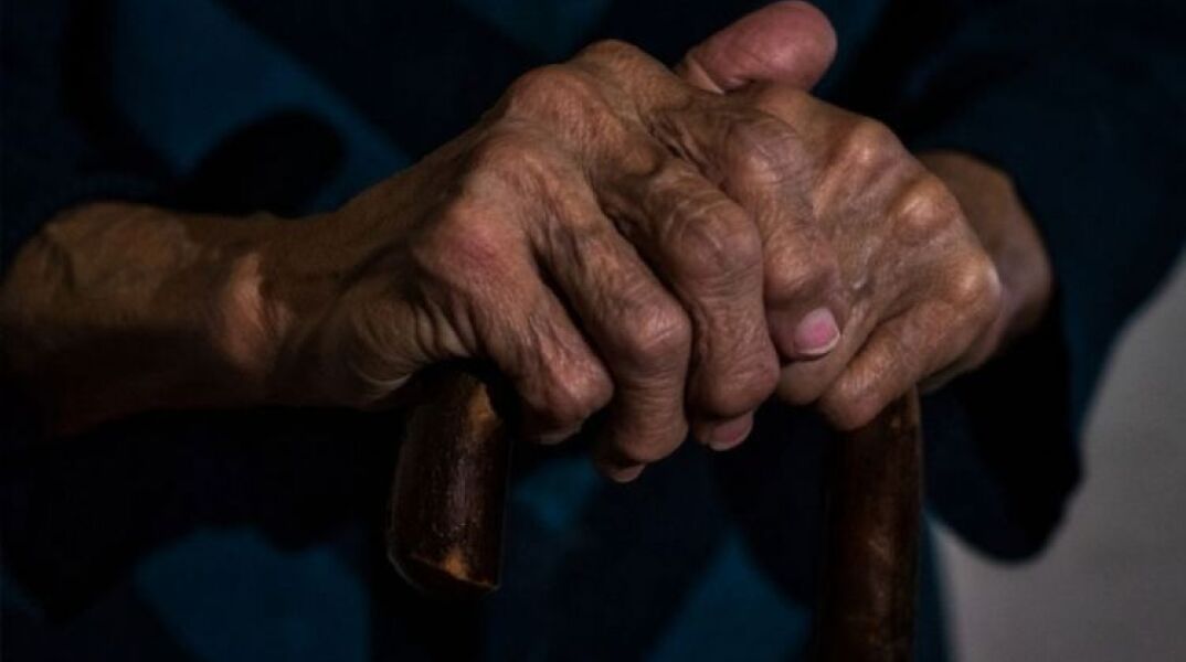 Θεσσαλονίκη: “Τον χτυπούσα στο παρελθόν, όχι όμως του σκοτωμού” λέει η 90χρονη που κατηγορείται για ενδοοικογενειακή βία