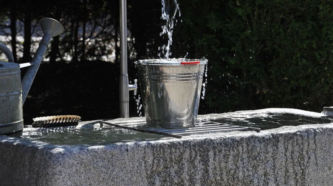 Με τον κουβά το ζεστό νερό σε πεντάστερο ξενοδοχείο στη Ζιμπάμπουε