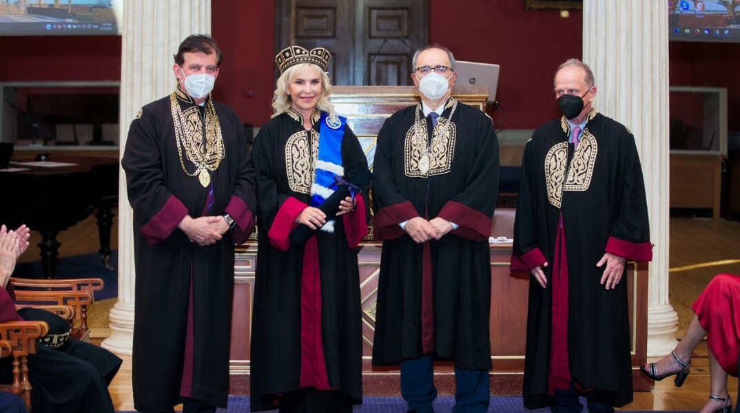 Η Ιουλία Τσέτη, επίτιμη Διδάκτωρ Φαρμακευτικής του ΕΚΠΑ