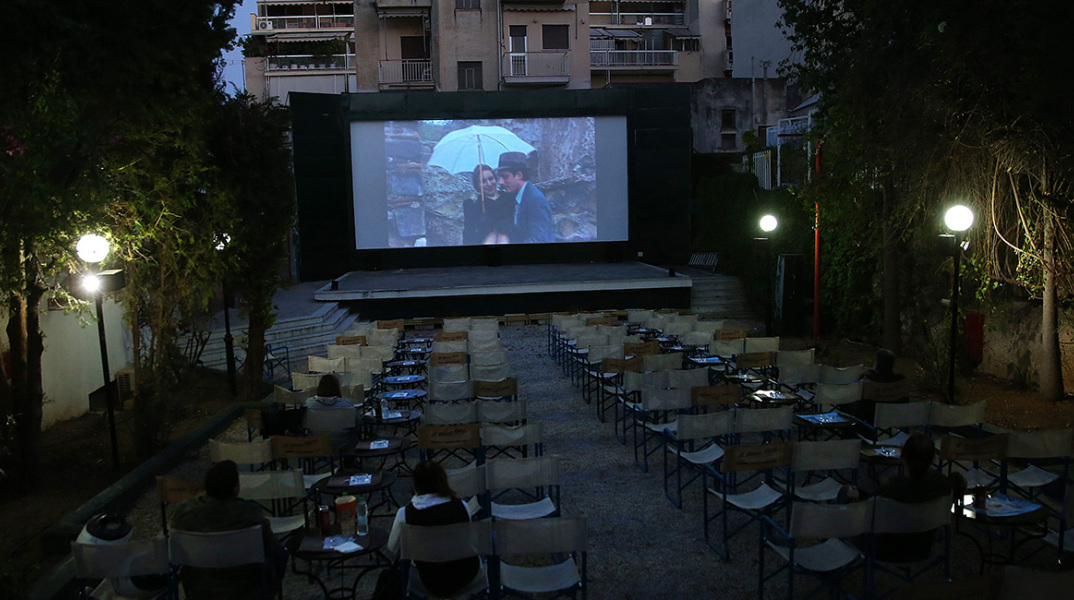 Θερινό σινεμά στην Αθήνα. 
