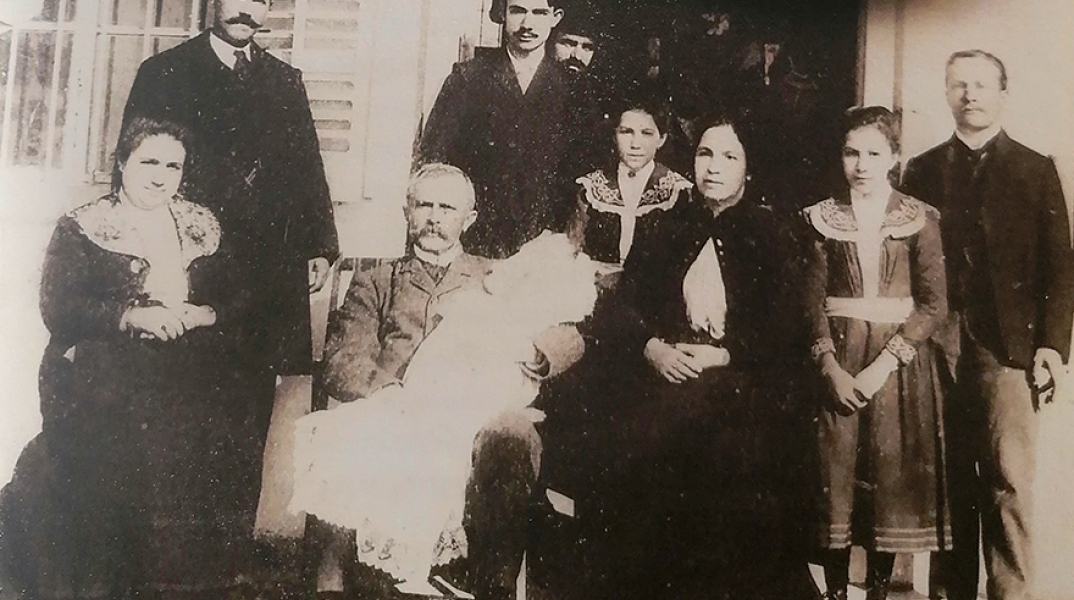 «Οι συνταγές της Λόπης» της Μιράντας Σοφιανού, που κυκλοφορεί από τις εκδόσεις Στεφανίδης