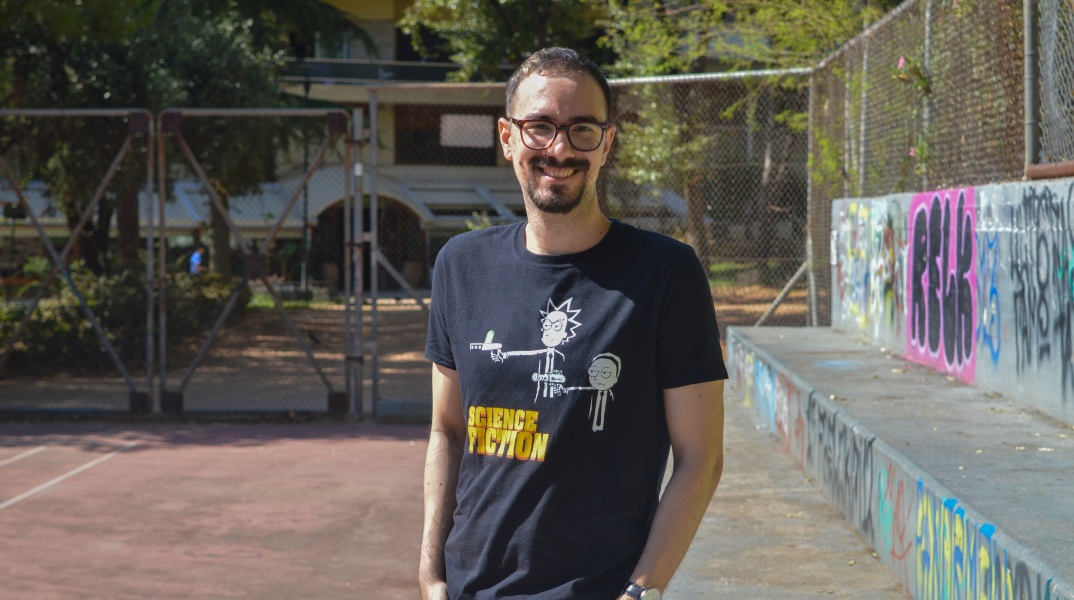 Συνέντευξη: Ο Βαγγέλης Γιαννίσης, μια από τις σημαντικότερες υπογραφές του ελληνικού νουάρ, μιλά για το «Ίνκουμπους, το όγδοο βιβλίο του που κυκλοφορεί από τις εκδόσεις Διόπτρα. 