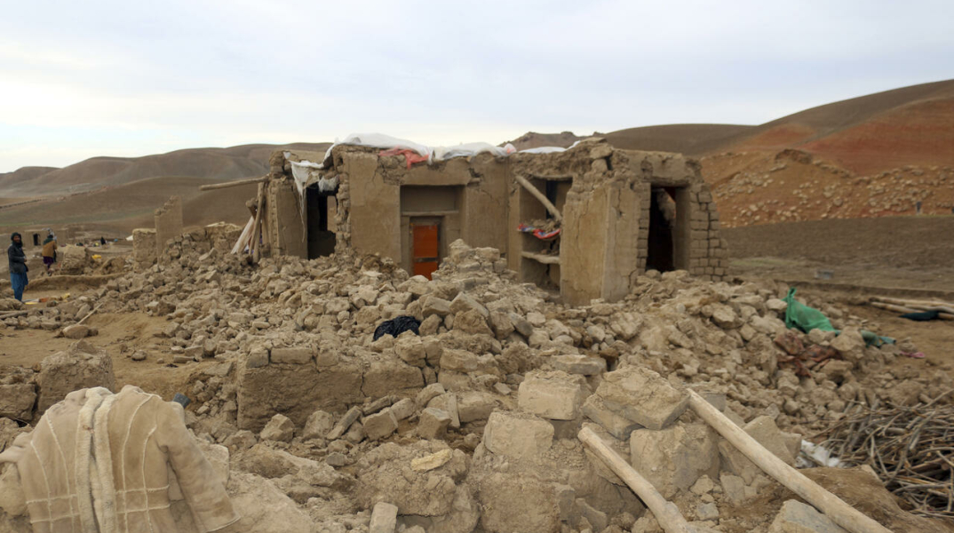 Σεισμός στο Αφγανιστάν - Κτίριο καταστράφηκε από τα Ρίχτερ