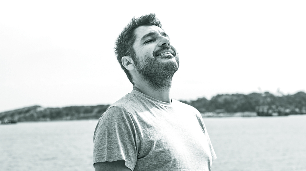 Λάμπρος Κωνσταντάρας