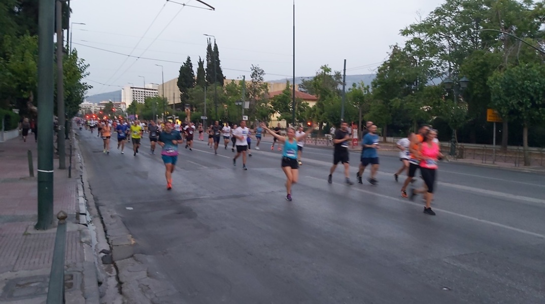 SNF RUN: Οι δρόμεις στους δρόμους της Αθήνας