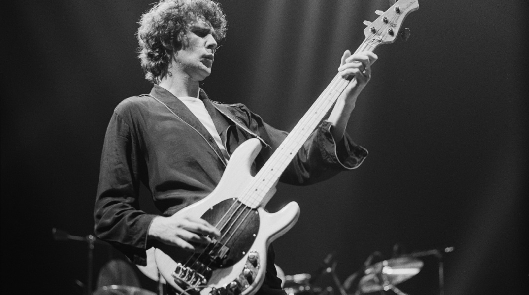 John Illsey - Ο μπασίστας των Dire Straits
