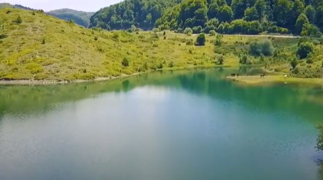 Η λίμνη Πηγών Αώου που εξαφανίστηκε ο 16χρονος στα Ιωάννινα
