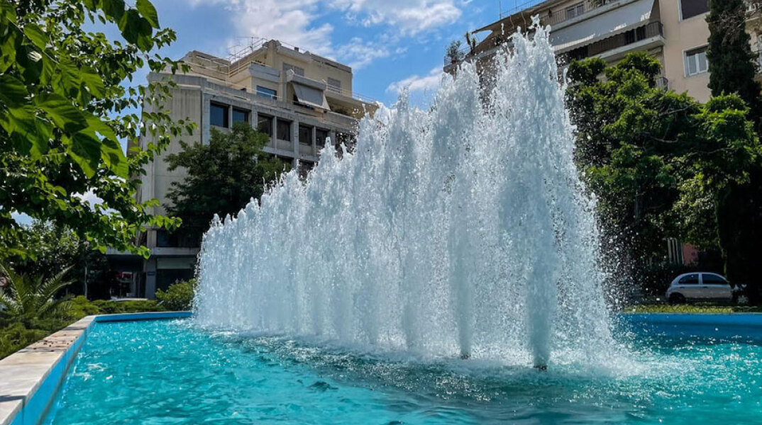 Τα συντριβάνια στην Αθήνα αποκτούν ξανά ζωή