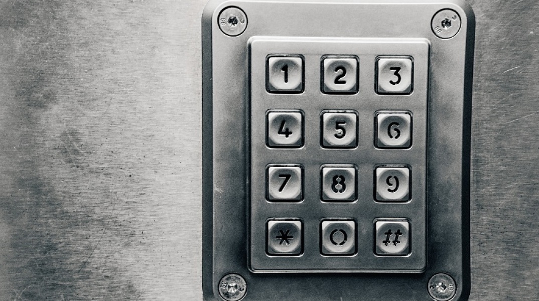 Διέρρηξαν σπίτι και πέταξαν χρηματοκιβώτιο 400 κιλών από τον 6ο όροφο