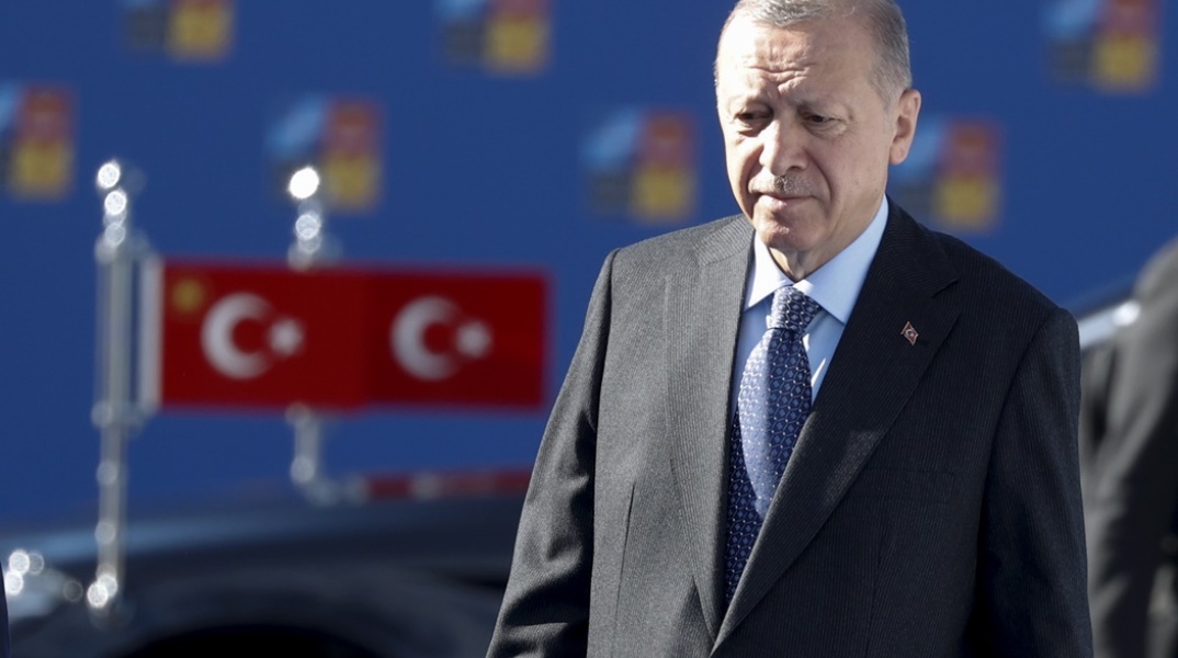Ο Τούρκος πρόεδρος, Ρετζέπ Ταγίπ Ερντογάν, στο περιθώριο της Συνόδου του ΝΑΤΟ στην Ισπανία