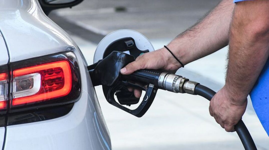 Fuel Pass 2: Κατατέθηκε η τροπολογία στη Βουλή - Τι περιλαμβάνει