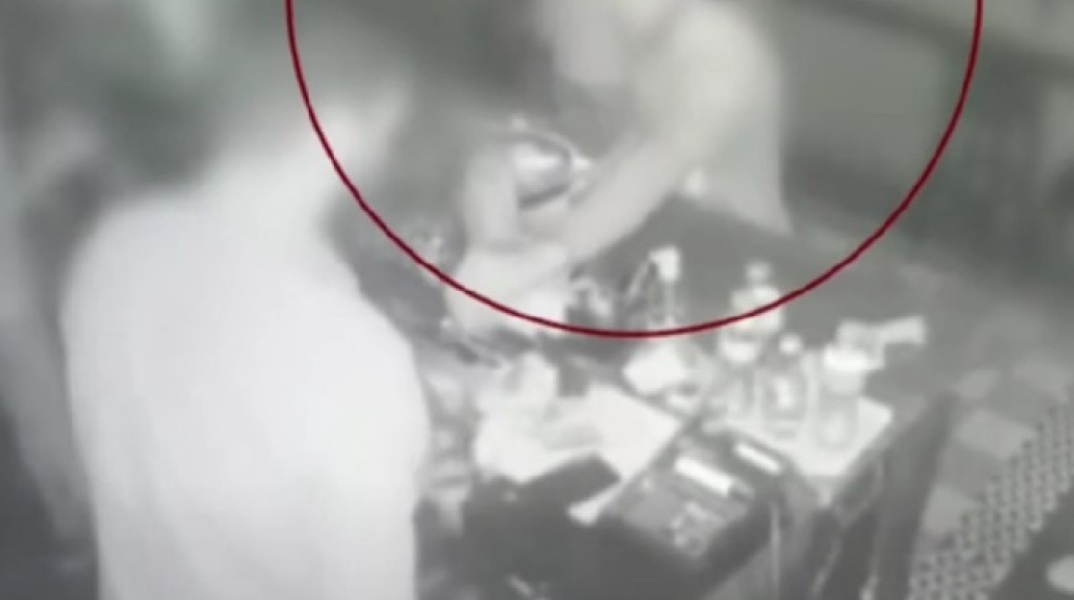 Δολοφονία 42χρονου στη Ραφήνα: Οι κινήσεις των κατηγορουμένων μέσα στο μπαρ