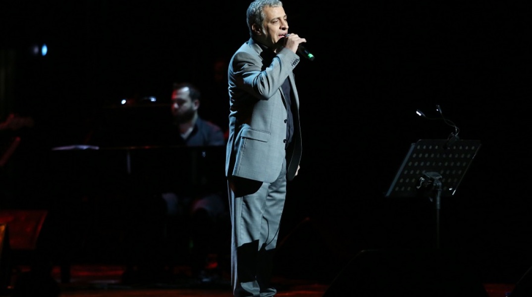 Θέμης Αδαμαντίδης: «Βρε καλώς τα παιδάκια» είπε στους δημοσιογράφους έξω από τα δικαστήρια