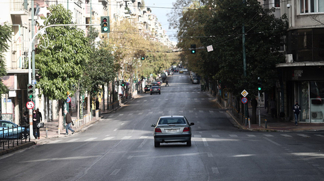 Στιγμιότυπα lockdown 2021 // χαμηλή η κίνηση στους δρόμους της Αθήνας