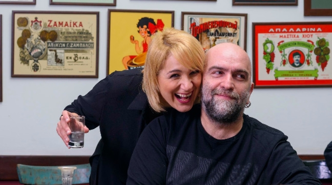 Μπάμπης Στόκας και Βίκυ Καρατζόγλου