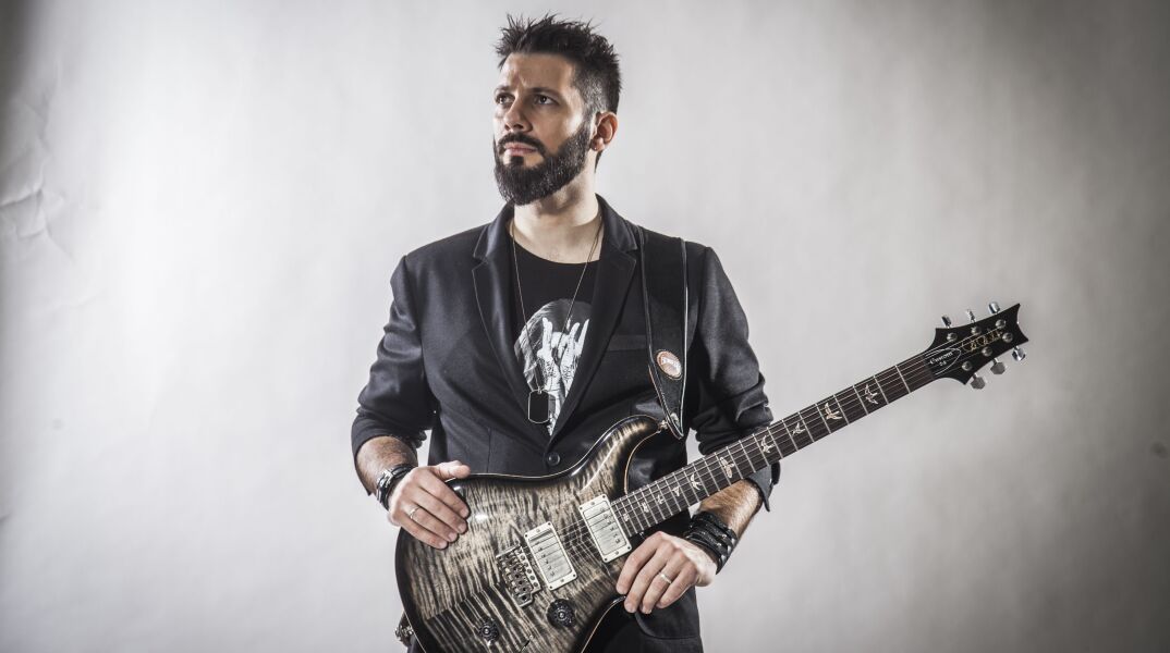 Συμφωνικές ροκ μεταμορφώσεις με τους Μουσικούς της Καμεράτας και τον Γιώργο Πέτρου