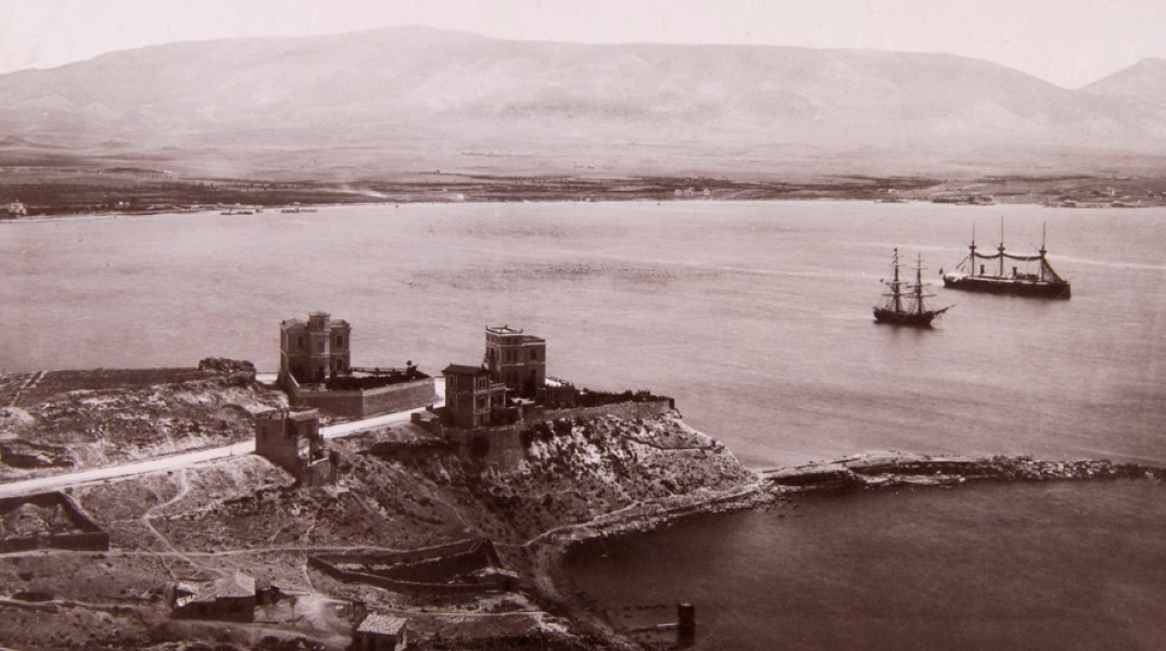 Αφοί Ρωμαΐδη, Θέα από την Καστέλλα, περ. 1885, © Μουσείο Μπενάκη/Φωτογραφικά Αρχεία, Νεοελληνική Ιστορική Συλλογή Κωνσταντίνου Τρίπου