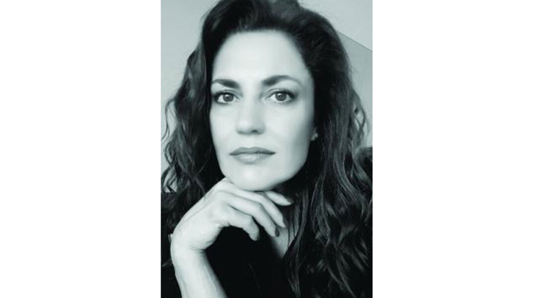 Η Χαριτίνη Βαζαίου στο IANOS ARTSHOP