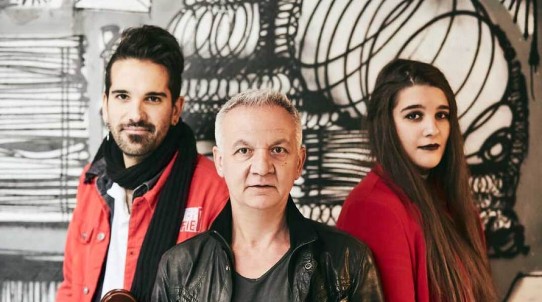 Χρήστος Θηβαίος και String Demons, Βόλτα στα Εξάρχεια