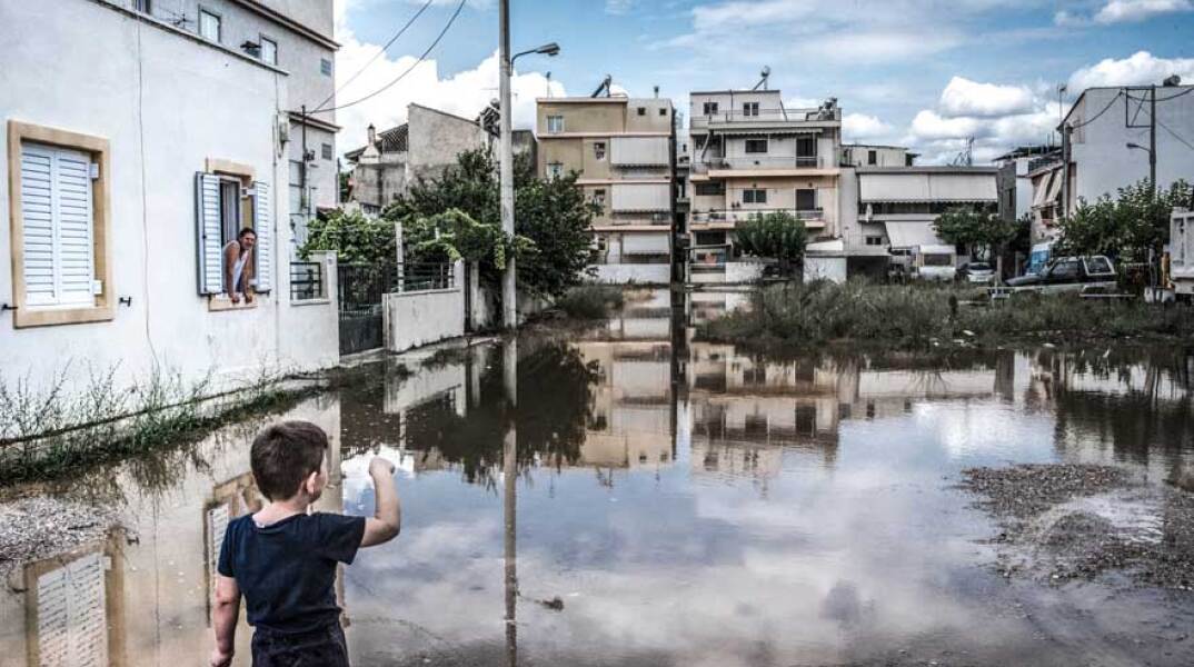 Οι Αθηναίοι φωτογραφίζουν την πόλη τους © Κατερίνα Παληοκώστα