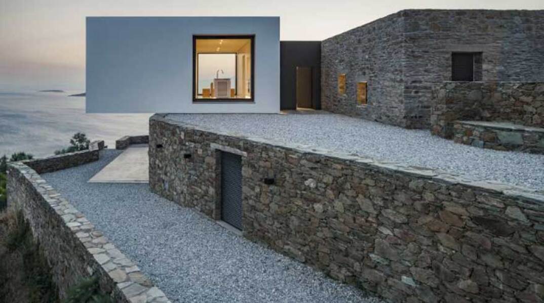Κατηγορία Καλύτερο Πραγματοποιημένο Έργο Νέας Αρχιτεκτονικής σε υφιστάμενο κτίριο: Κατοικία στο Μαρμάρι, Εύβοια | gkotsis serafimidou architects © Γιώργος Μεσσαριτάκης