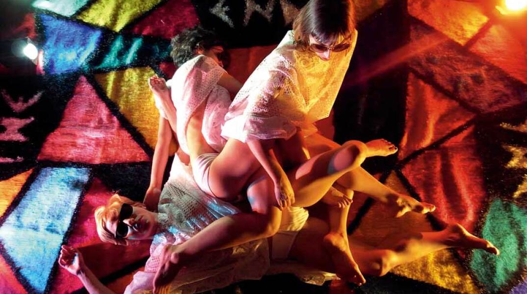 Στο ίδιο ποτάμι δυο φορές: Σύγχρονη τέχνη στην Αθήνα / LAC7.) The Callas, Dance Me To The End, 2010