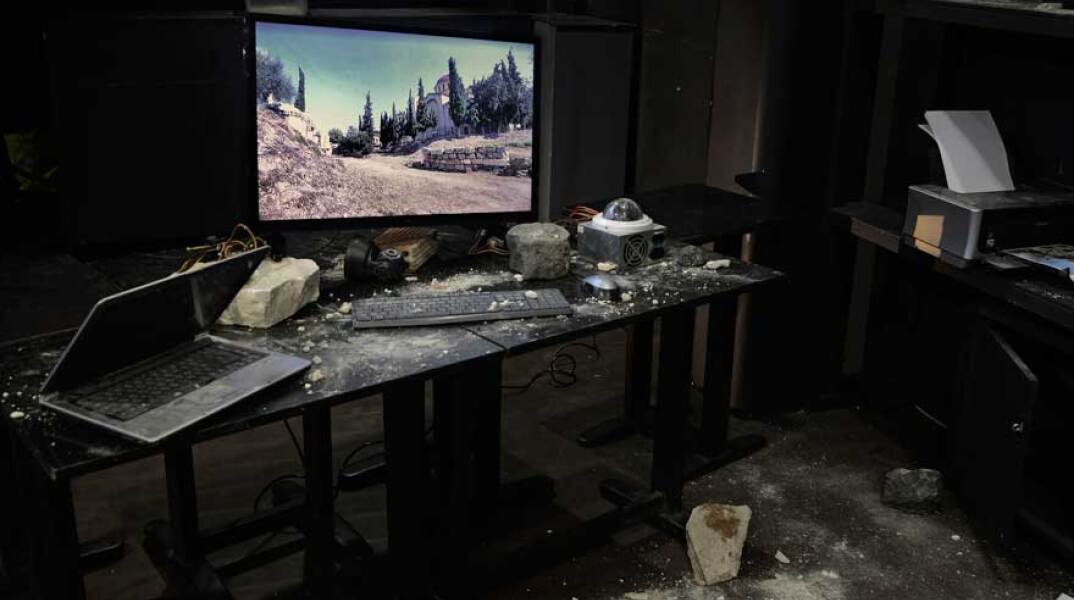 +9: Ομαδική πολυμεσική έκθεση 16 εικαστικών