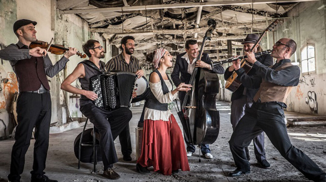 Barcelona Gipsy balKan Orchestra 