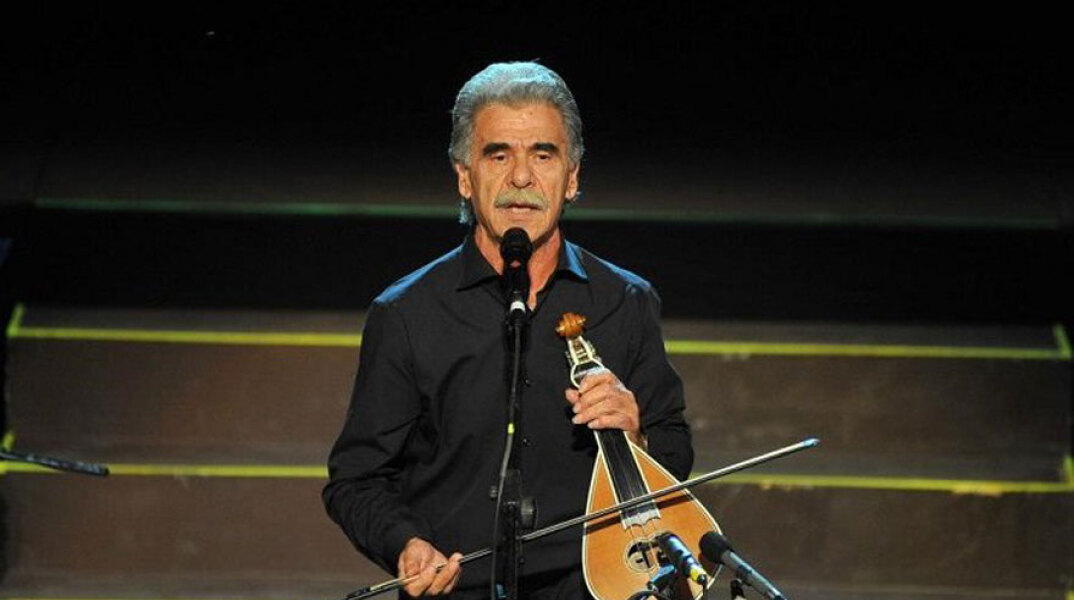 ​Βασίλης Σκουλάς