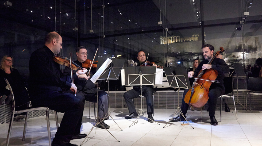 Το Κουαρτέτο Εγχόρδων Αθηνών στην Αίθουσα του Παρθενώνα © Μουσείο Ακρόπολης / Γιώργος Βιτσαρόπουλος