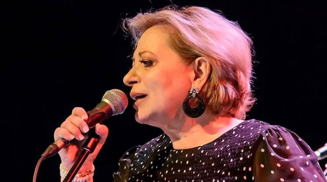 Ένας κόσμος σ'αγαπώ (Λένα Φίλιππα - Γιάννης Μπέκας – Δημήτρης Σαββαϊδης - Σπύρος Παγιάτης), ΙΛΙΟΝ plus