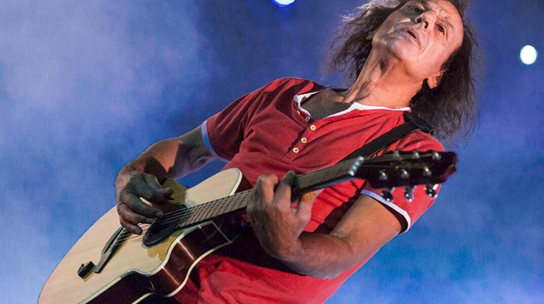 Βασίλης Παπακωνσταντίνου