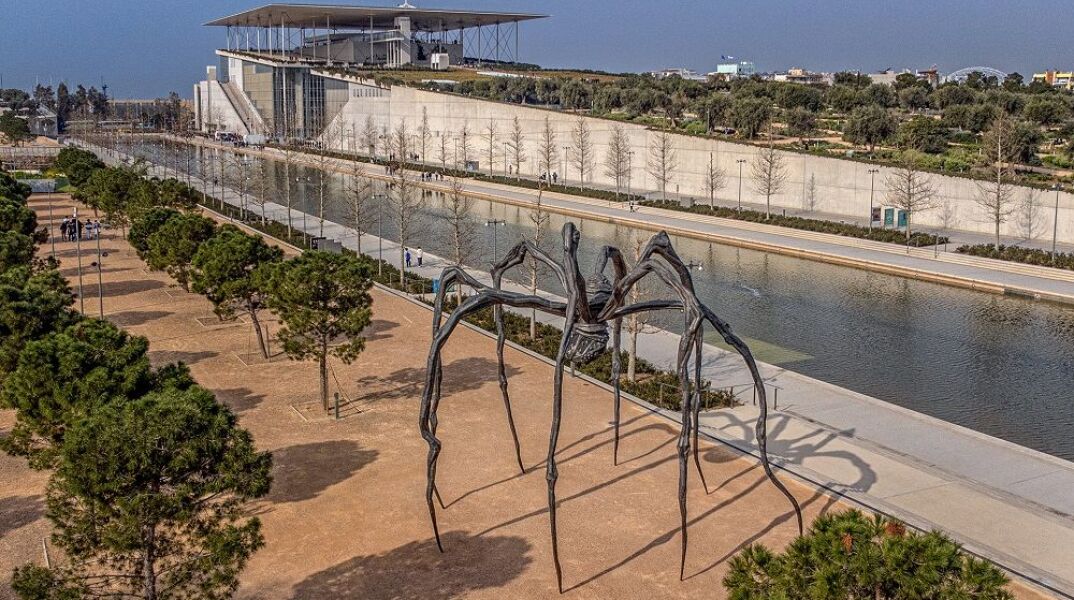 Το τεράστιο γλυπτό αράχνη «Maman» της Louise Bourgeois στο ΚΠΙΣΝ