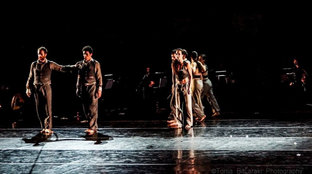 Χαΐνηδες - Κι όμΩς κινείται στο Faliro Summer Theater