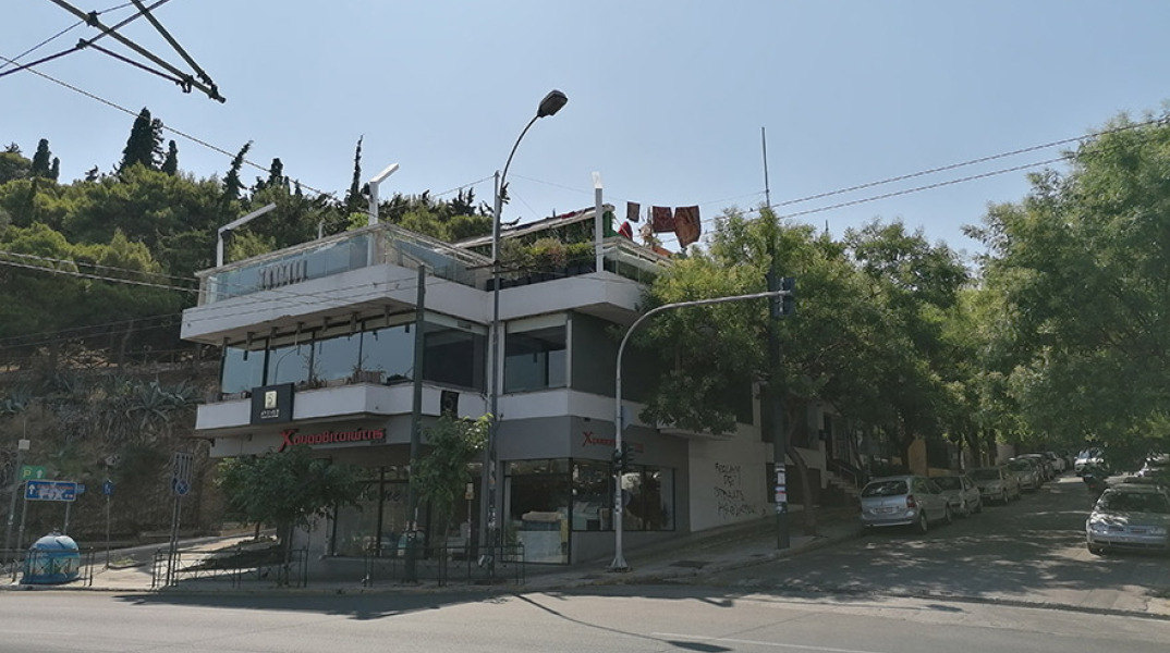 Skyfal cocktail & Food Bar - Μετς