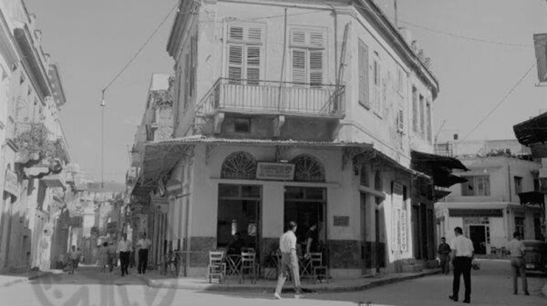 Ο παλιός καφενές του Τσούτη