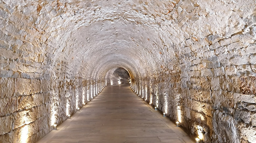 Υπόγεια σήραγγα  γνωστή ως «Τρύπα της Μοίρας»