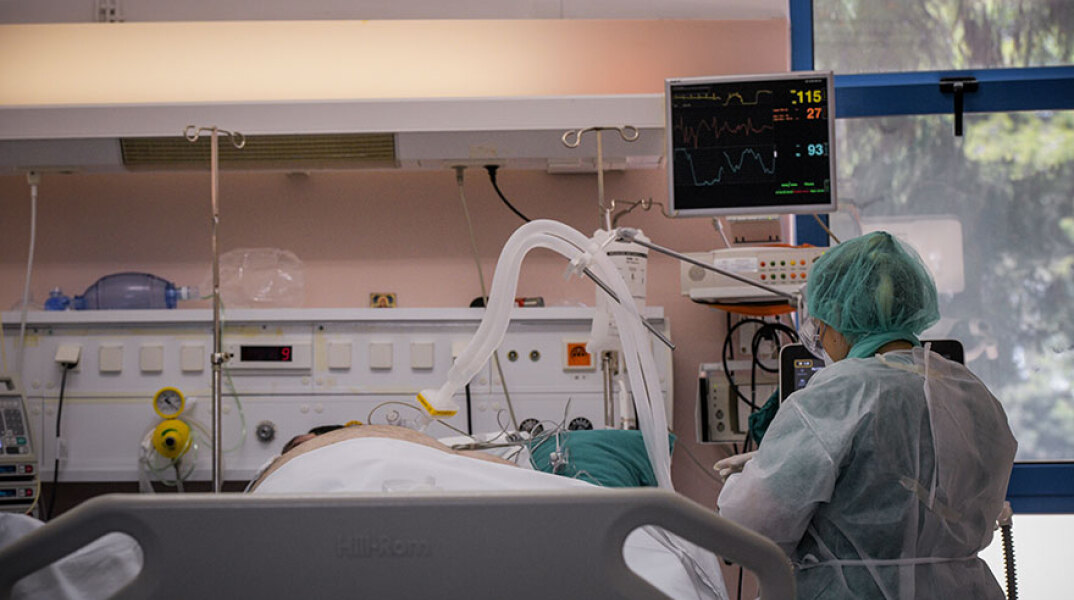 Διασωληνωμένος ασθενής με κορωνοϊό στην Εντατική του νοσοκομείου «Σωτηρία»