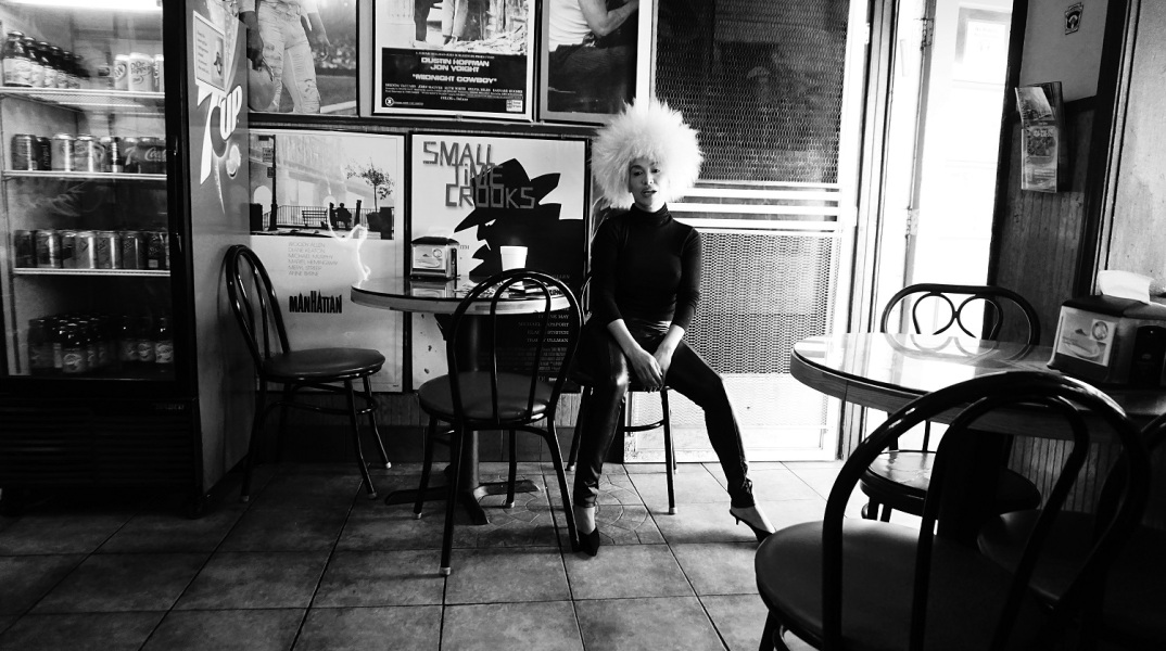 Η τραγουδίστρια Lady Blackbird