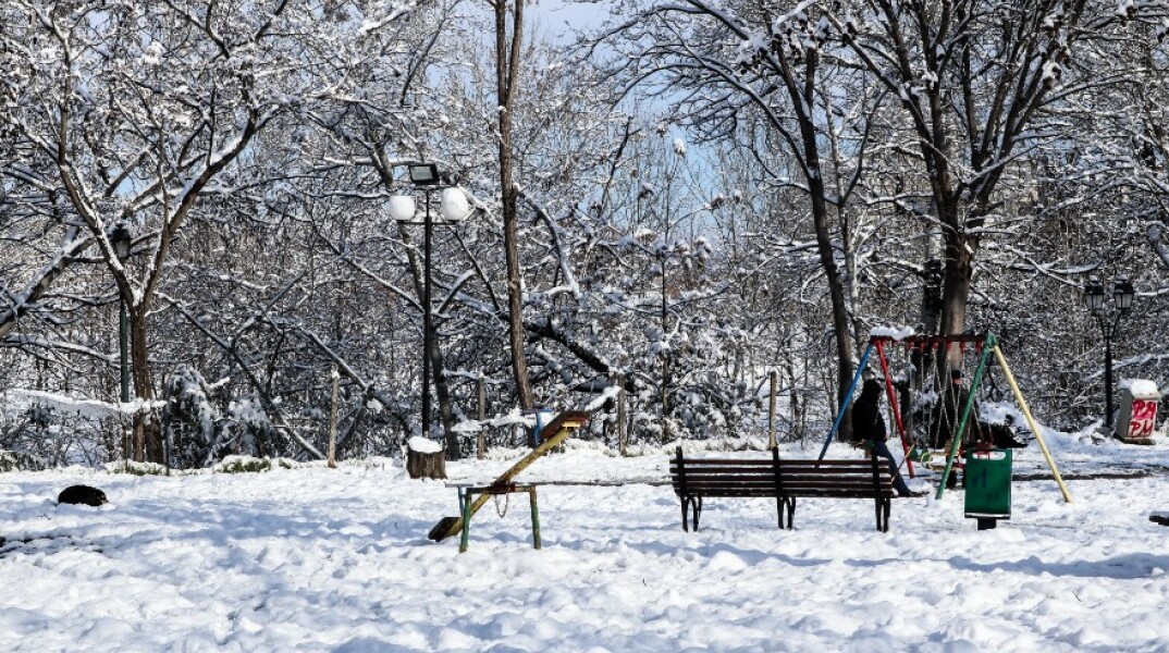 Έντονη χιονόπτωση στη Λάρισα κατά την κακοκαιρία «Μήδεια»