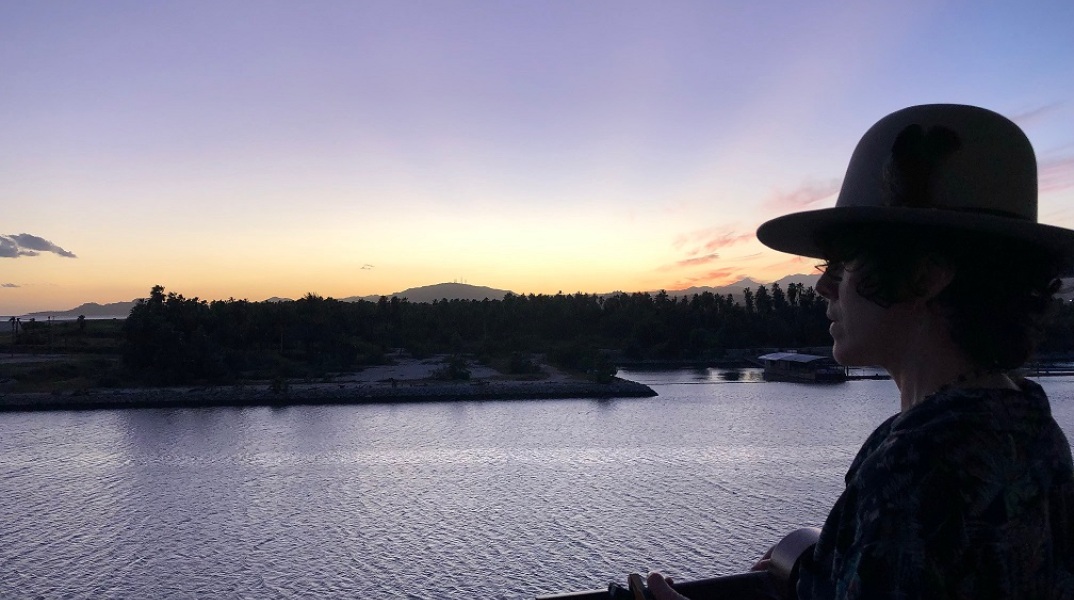 Η τραγουδοποιός LP