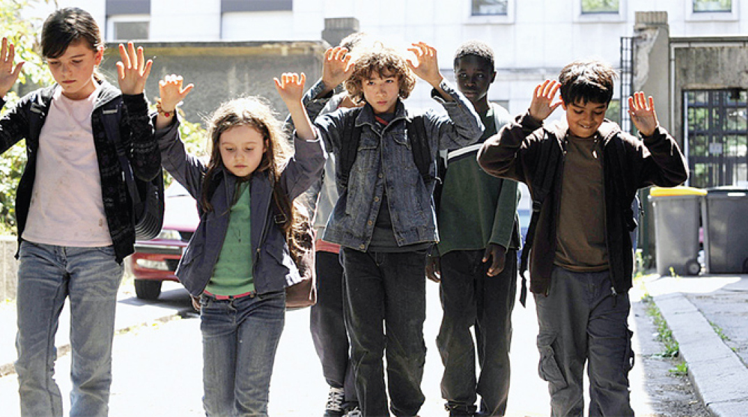 Les Mains en L’ Air