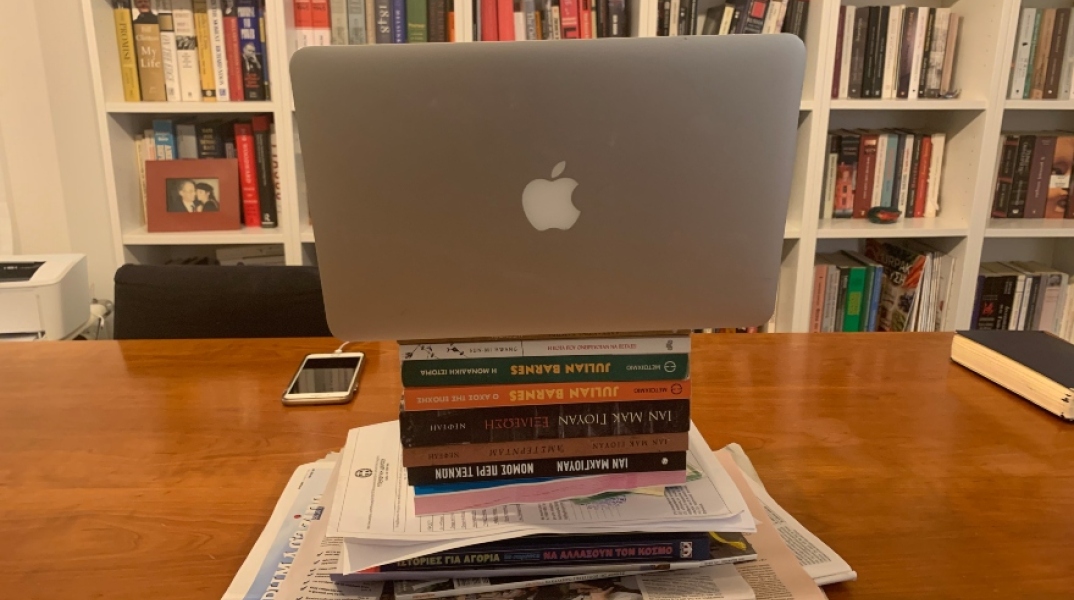 Ο Καθηγητής και Βουλευτής Δημήτρης Καιρίδης μοιράζεται σκέψεις από τον αυτοεγκλεισμό του λόγω του κορωνοϊού στη νέα στήλη «Μένουμε Σπίτι» της ATHENS VOICE.