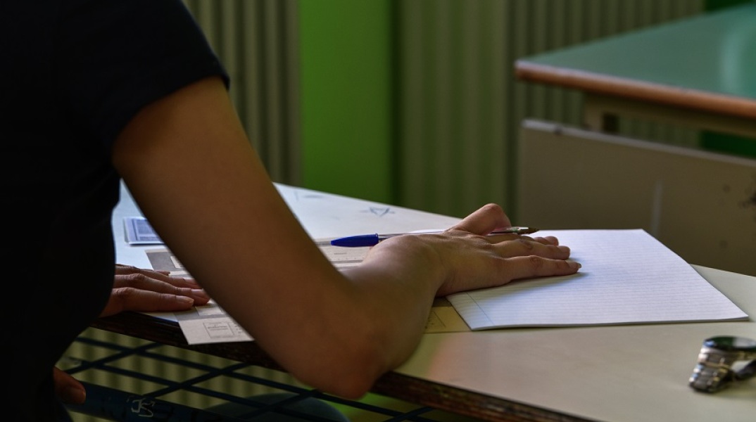 Πανελλήνιες 2021: Στιγμιότυπο από εξεταστικά κέντρα