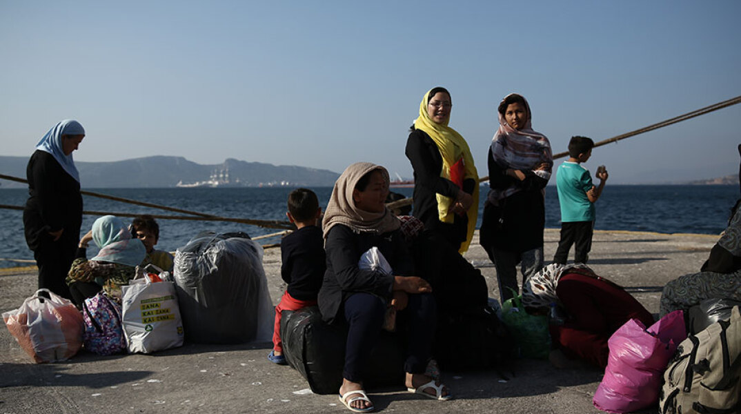 Στην Ελευσίνα 700 αιτούντες άσυλο από τη Σάμο  