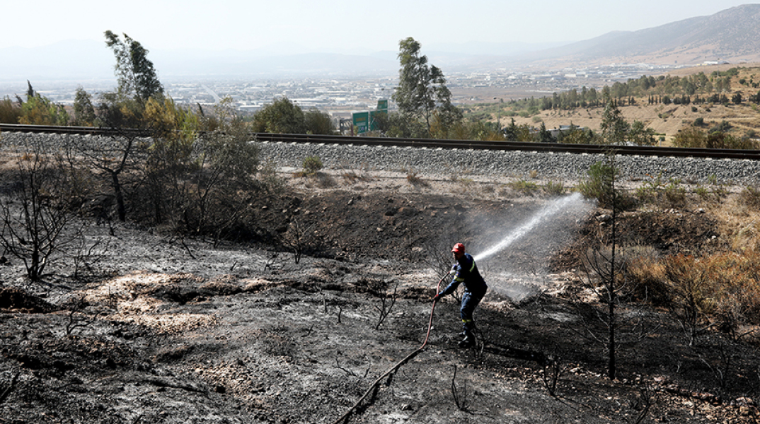Πυρκαγιά στο Ποικίλο Όρος -Ασπρόπυργος