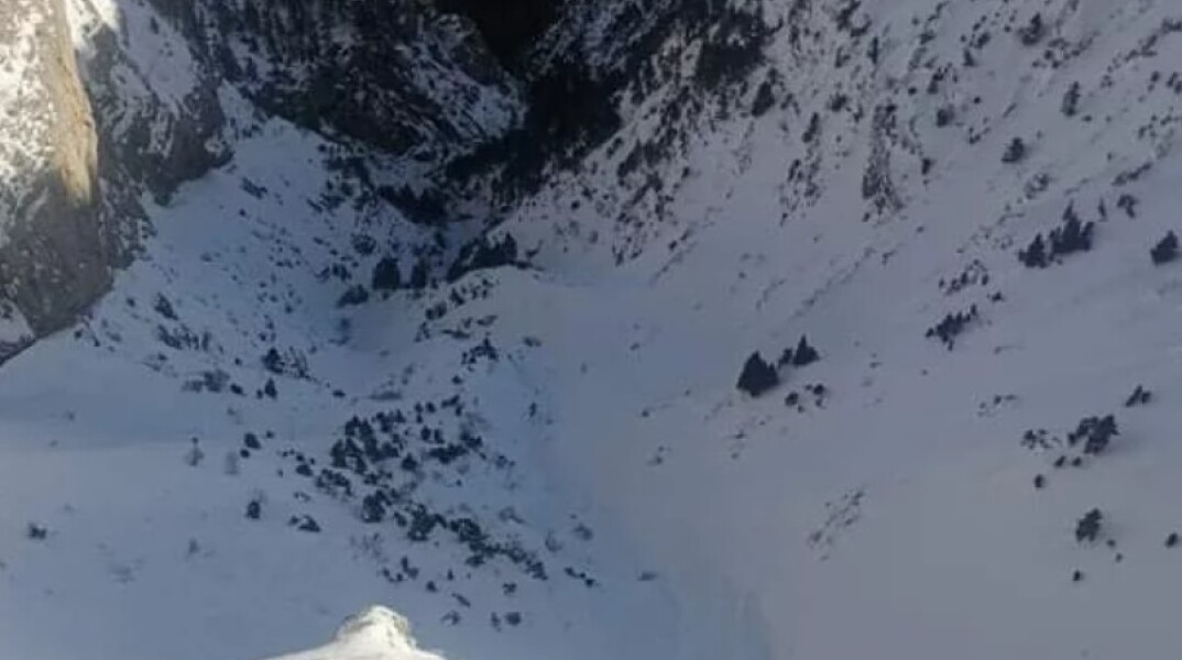 Φωτογραφίες από την επιχείρηση για τον εντοπισμό των τριών αναρριχητών στα Καλάβρυτα